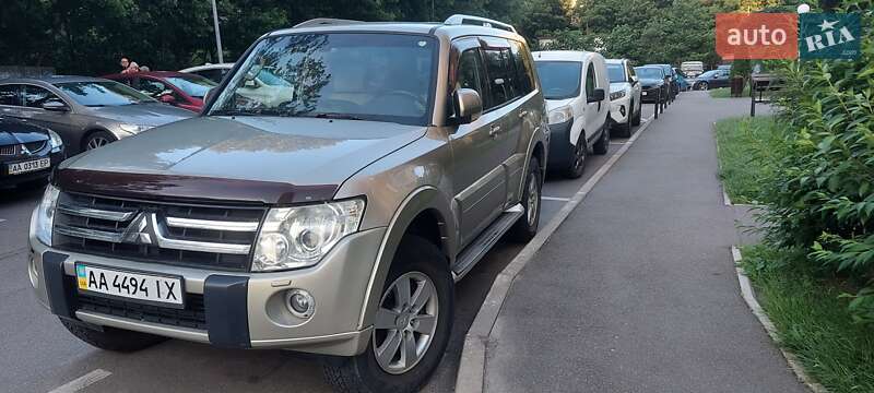Mitsubishi Pajero (2008)