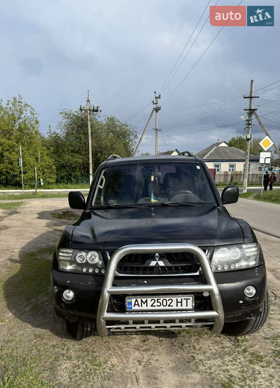 Mitsubishi Pajero (2006)