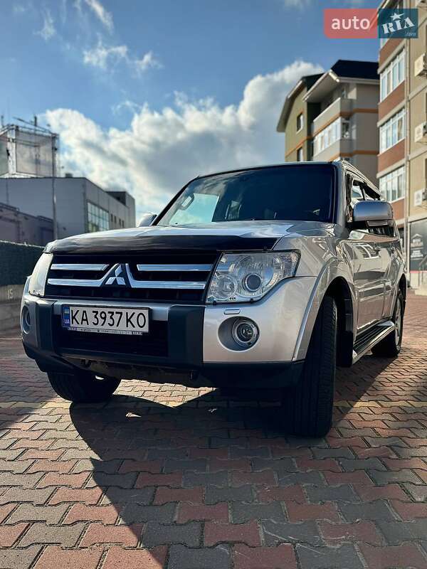 Mitsubishi Pajero (2008)