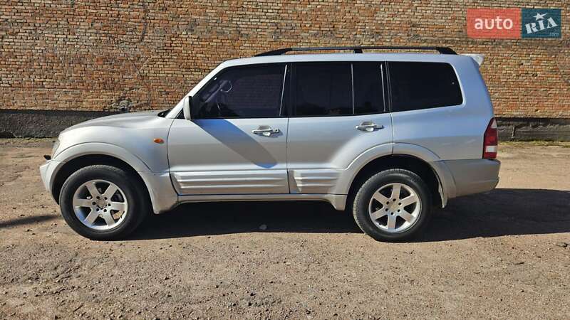 Mitsubishi Pajero (2002)