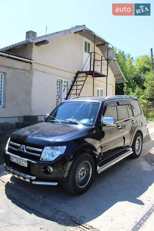 Mitsubishi Pajero (2008)