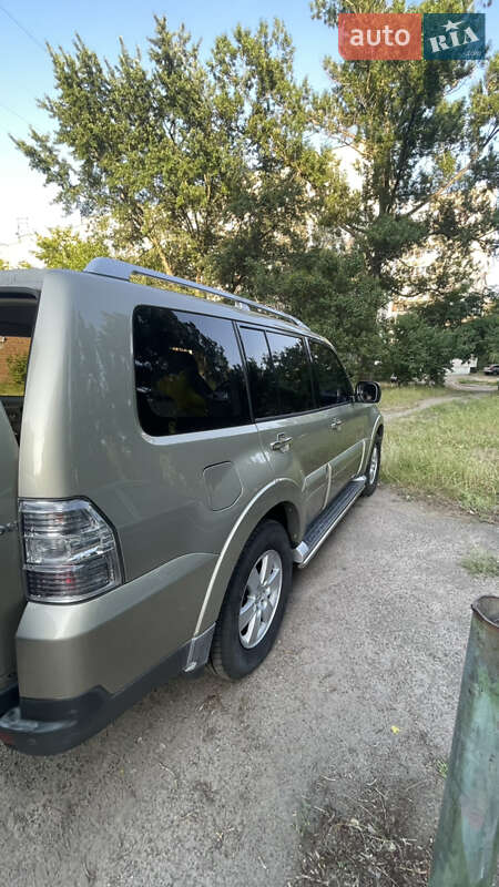 Mitsubishi Pajero (2008)