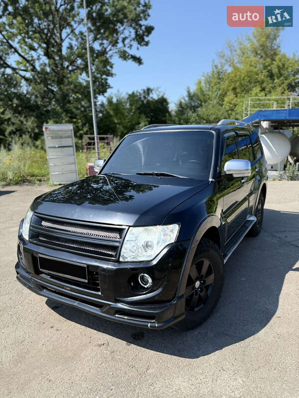 Mitsubishi Pajero (2008)