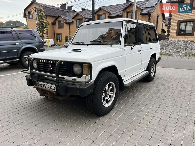 Mitsubishi Pajero (1988)