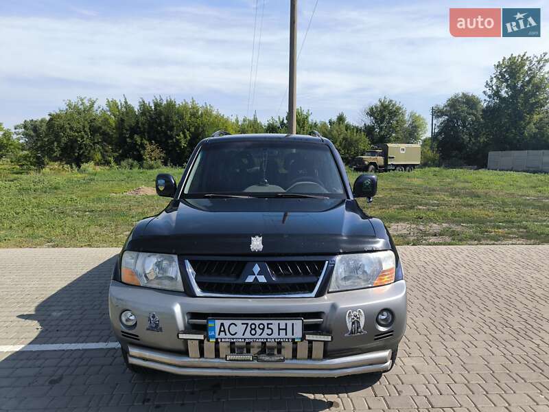 Mitsubishi Pajero (2004)