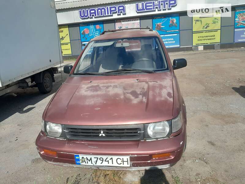 Mitsubishi Space runner (1993)