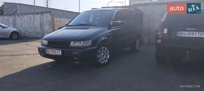 Mitsubishi Space runner (1996)