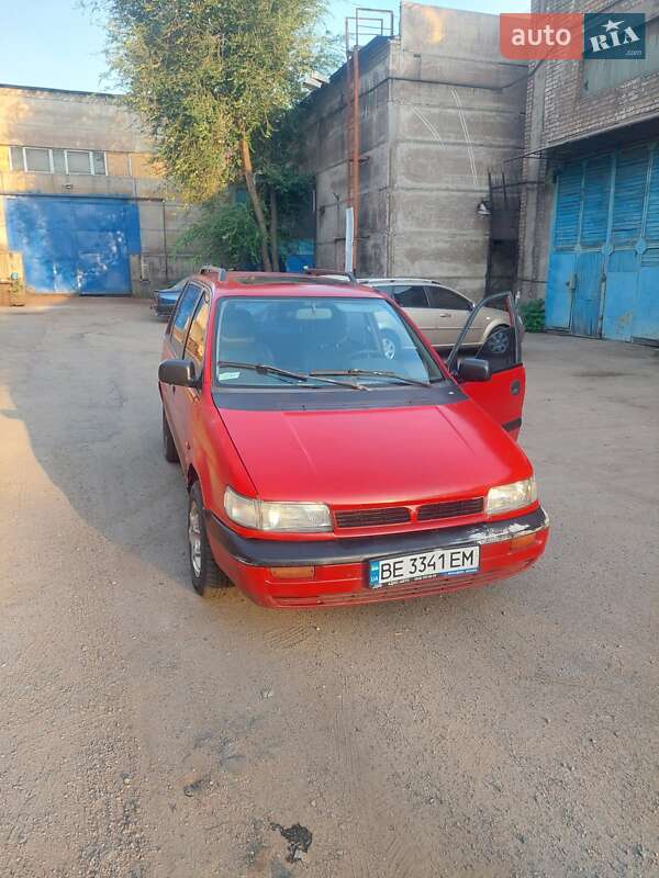 Mitsubishi Space runner (1993)