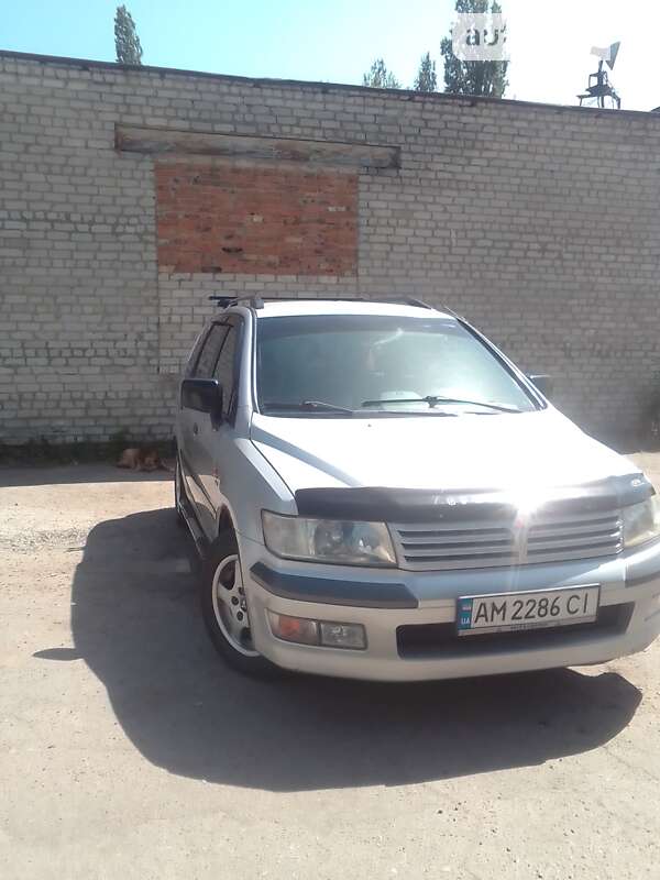 Mitsubishi Space wagon (1999)
