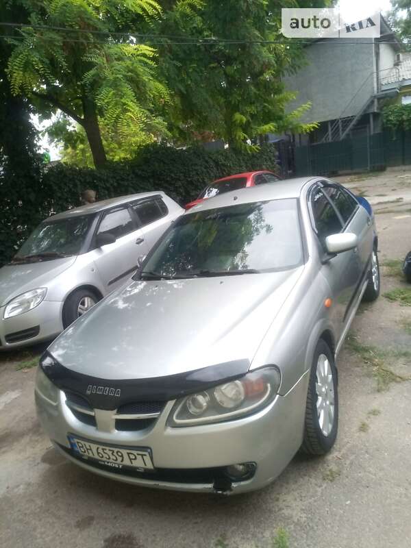 Nissan Almera (2002)
