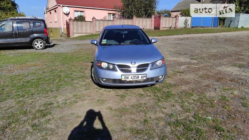 Nissan Almera (2005)