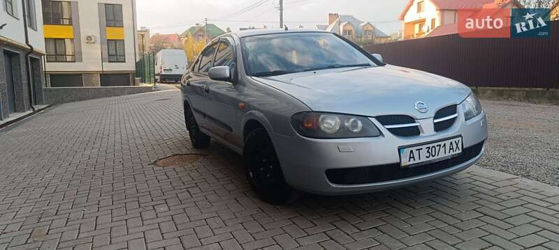 Nissan Almera (2003)