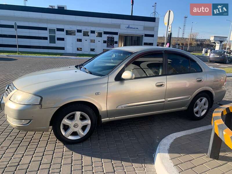 Nissan Almera (2007)