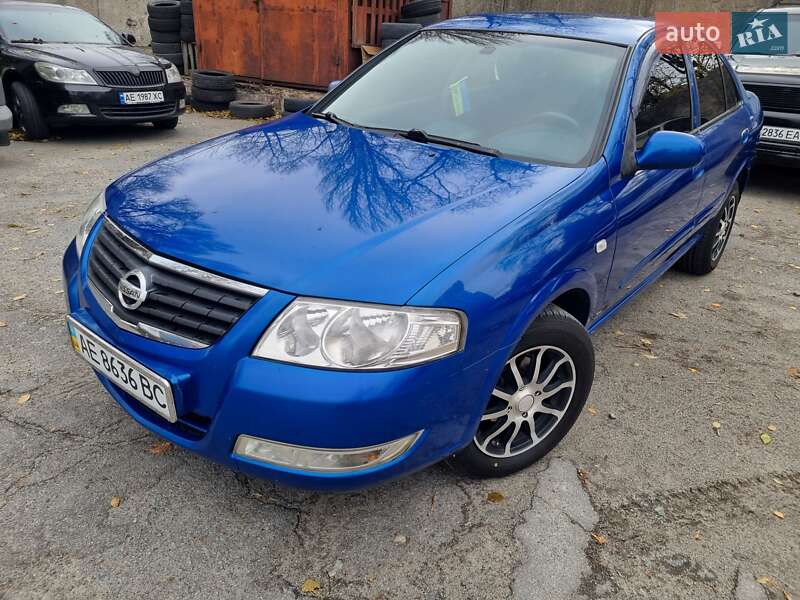 Nissan Almera (2006)