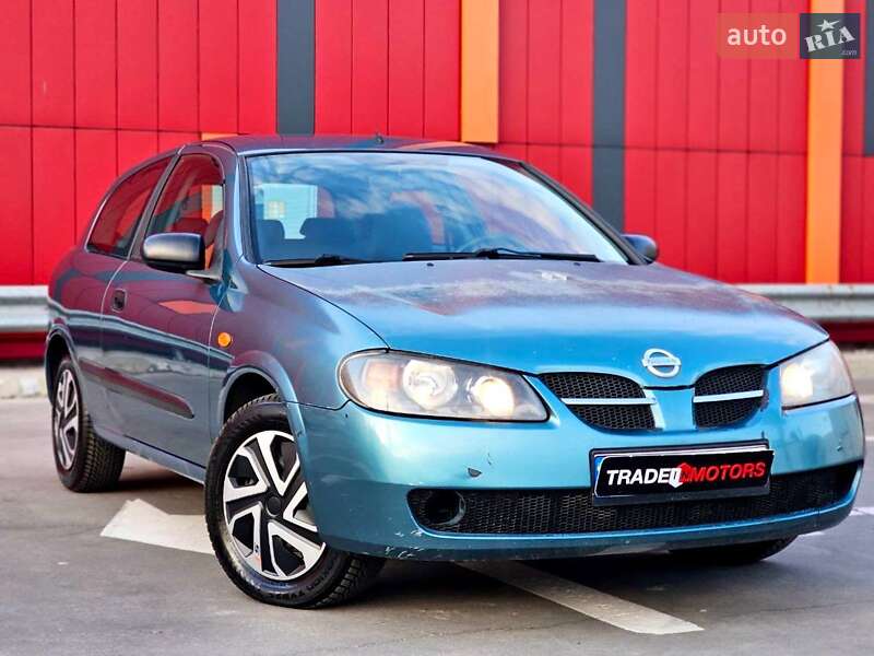 Nissan Almera (2003)