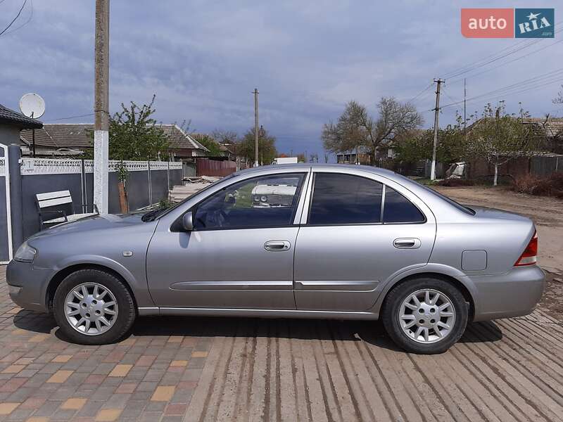 Nissan Almera (2008)