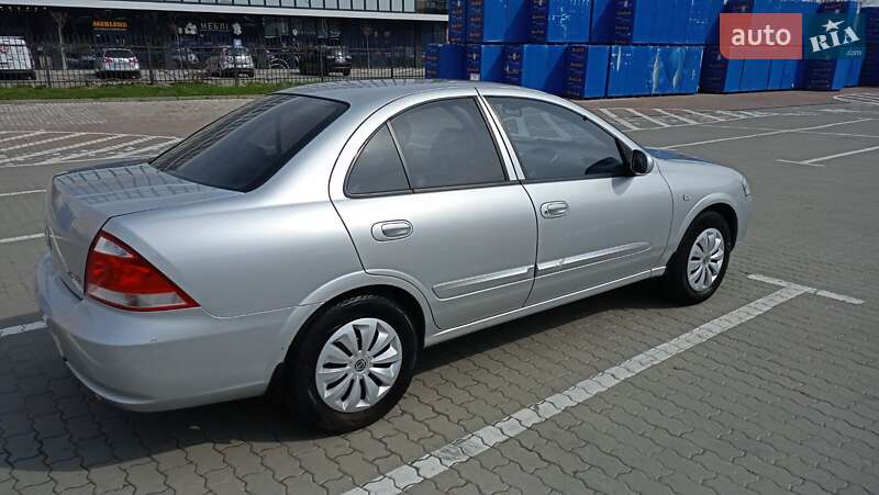 Nissan Almera (2010)