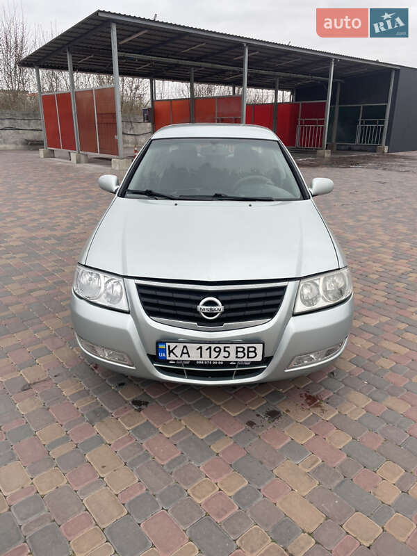 Nissan Almera (2006)