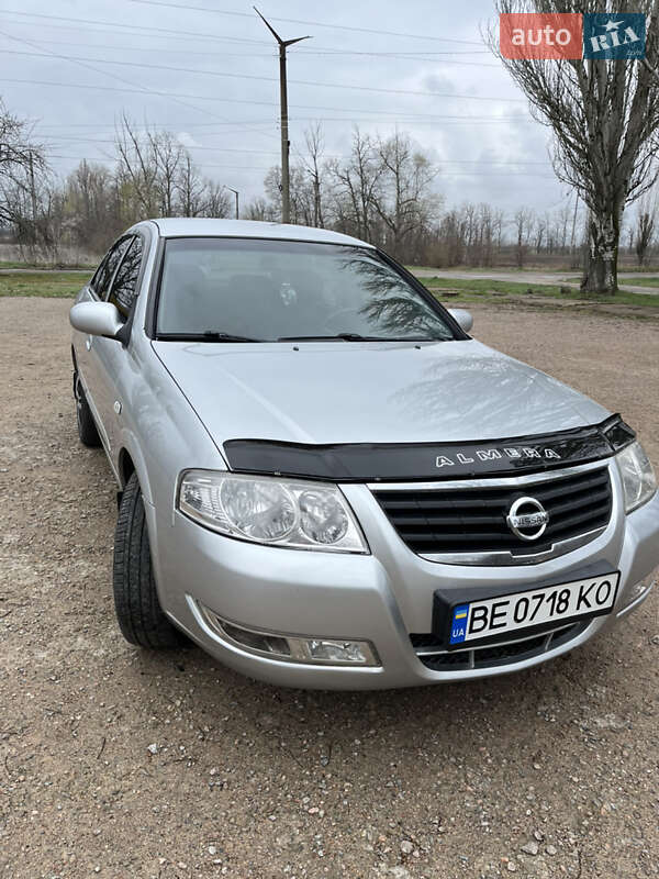 Nissan Almera (2010)