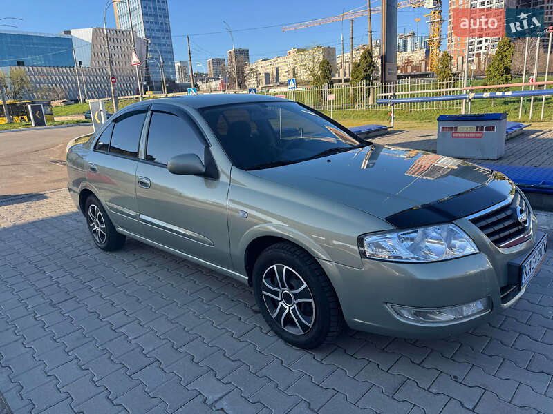 Nissan Almera (2010)