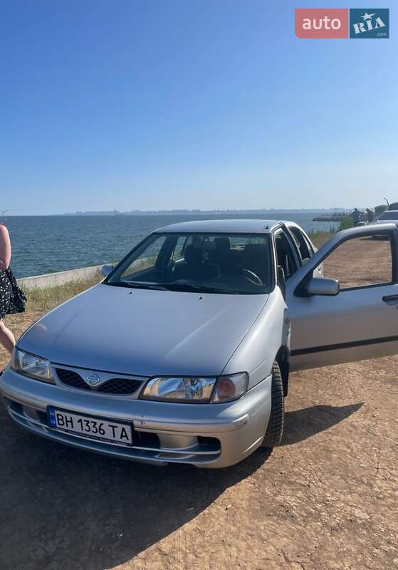 Nissan Almera (1998)