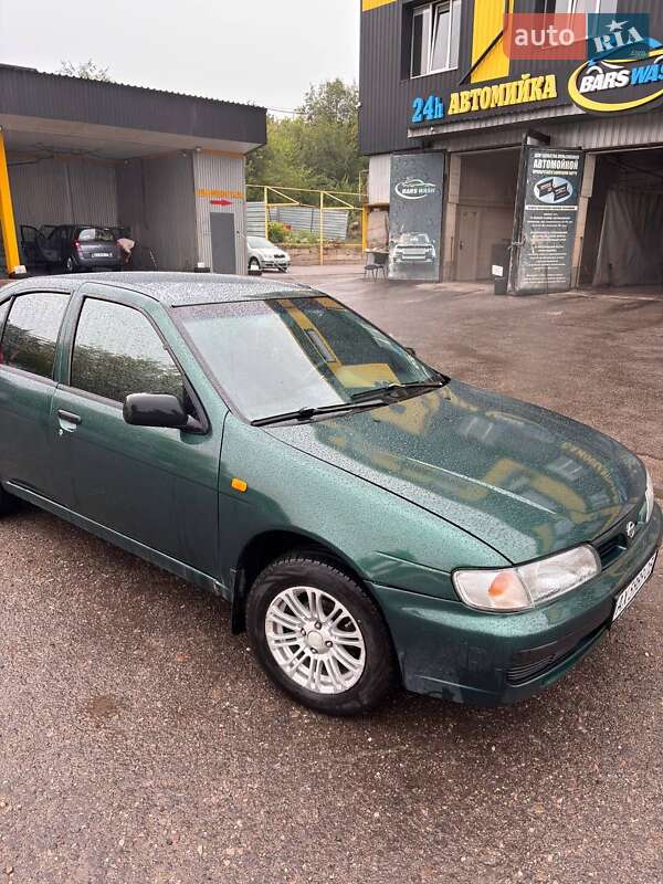 Nissan Almera (1995)