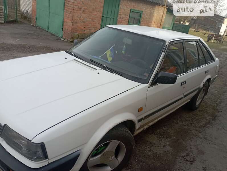 Nissan Bluebird (1987)