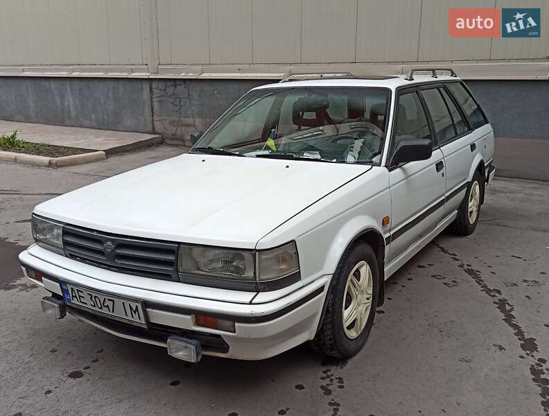 Nissan Bluebird (1990)