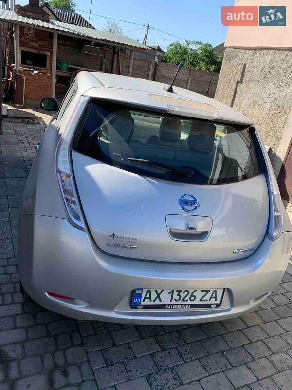 Nissan Leaf (2011)