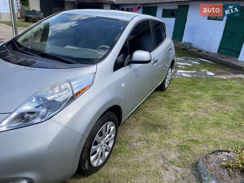 Nissan Leaf (2011)