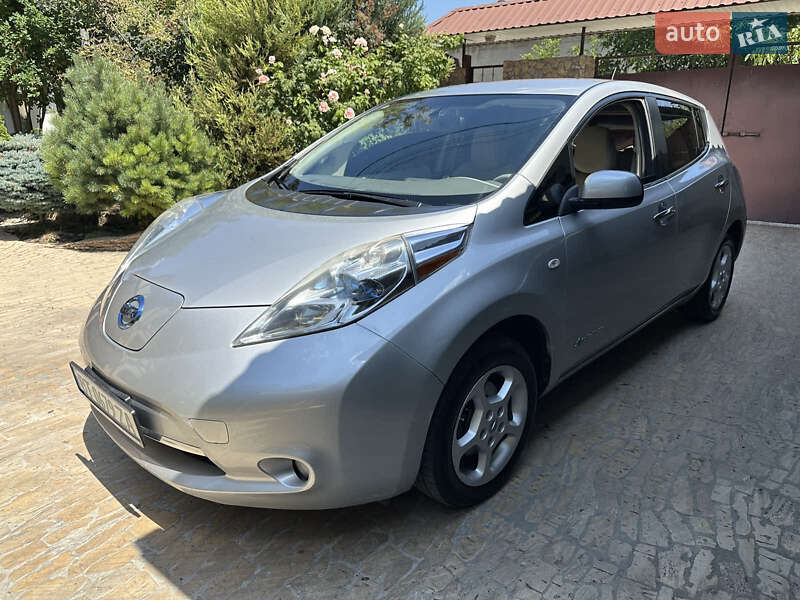 Nissan Leaf (2011)