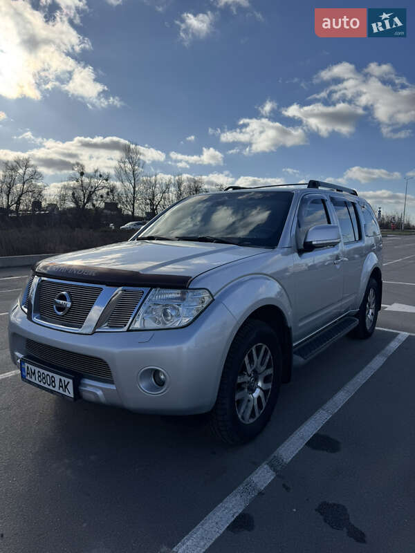Nissan Pathfinder (2012)