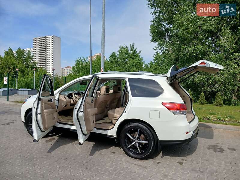 Nissan Pathfinder (2012)