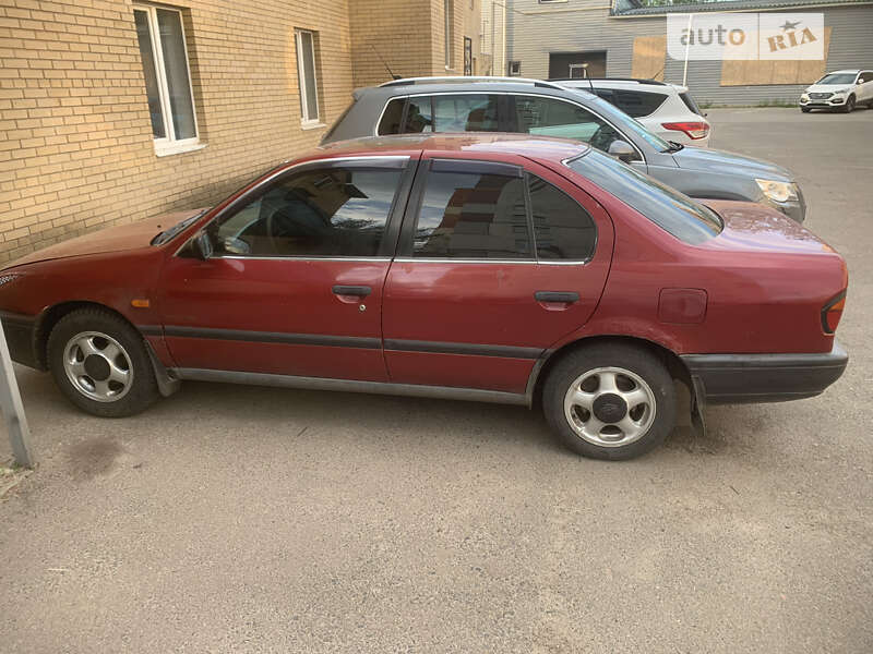 Nissan Primera (1993)