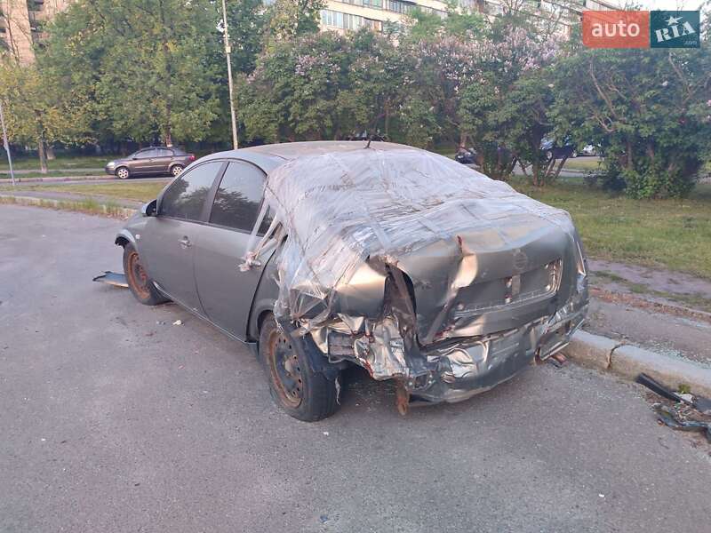 Nissan Primera (2005)
