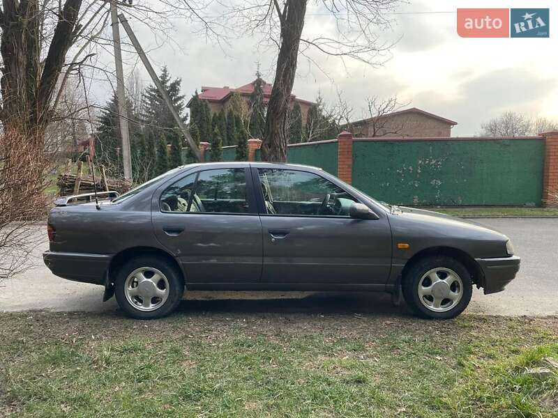 Nissan Primera (1991)