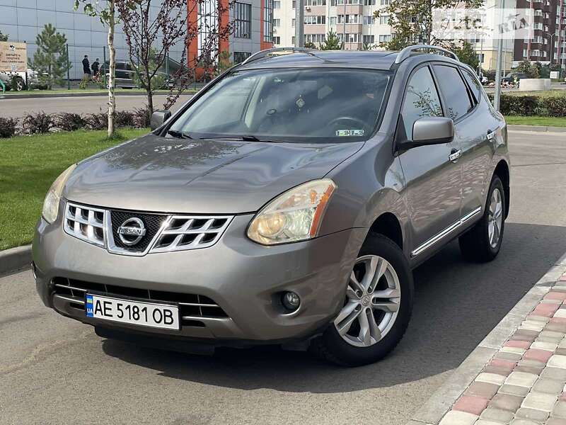 Nissan Rogue (2011)