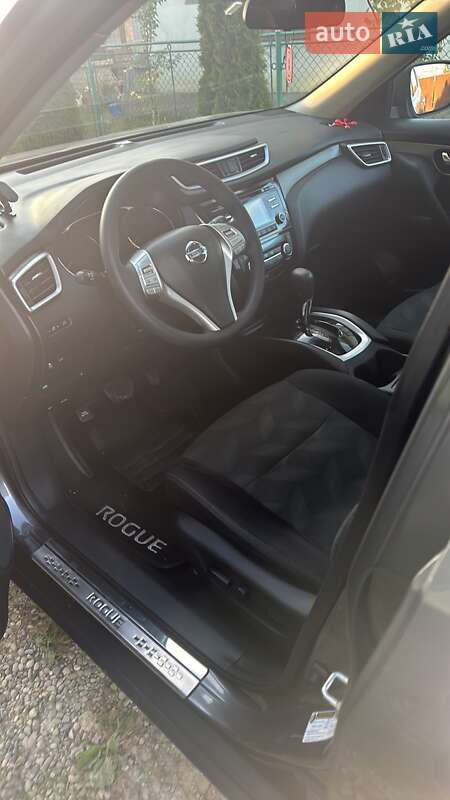 Nissan Rogue (2016)