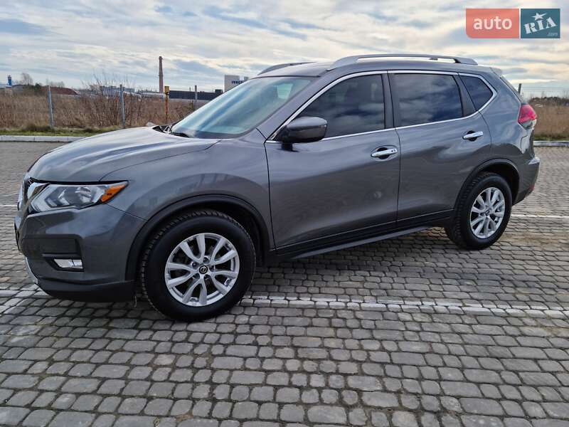 Nissan Rogue (2017)