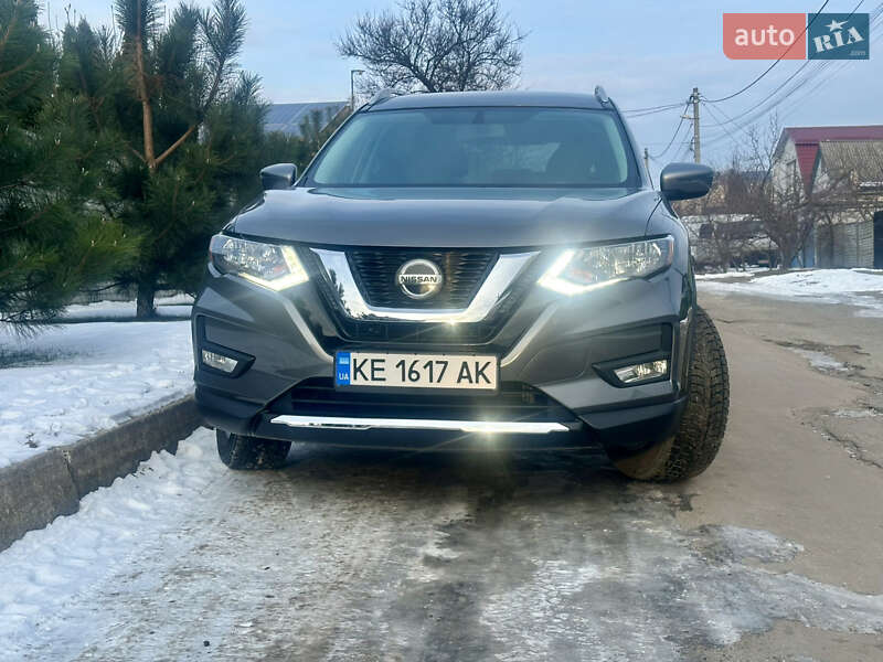 Nissan Rogue (2017)