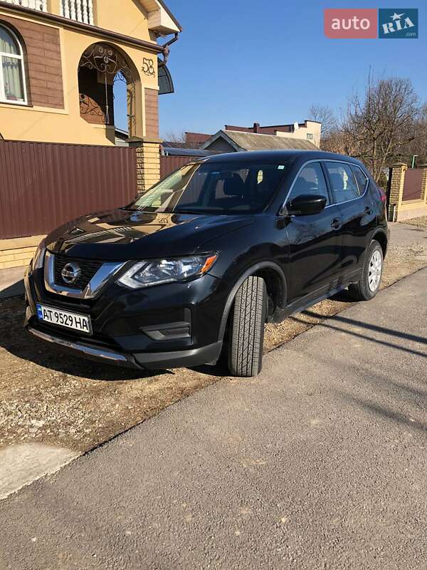 Nissan Rogue (2016)