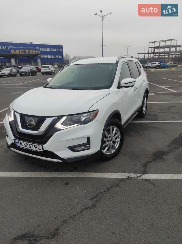 Nissan Rogue (2017)