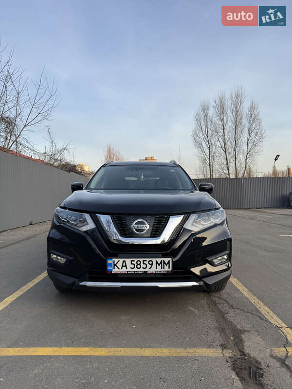 Nissan Rogue (2017)