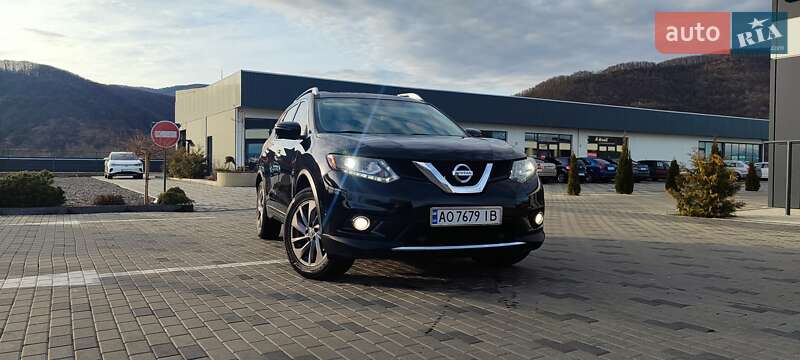 Nissan Rogue (2015)