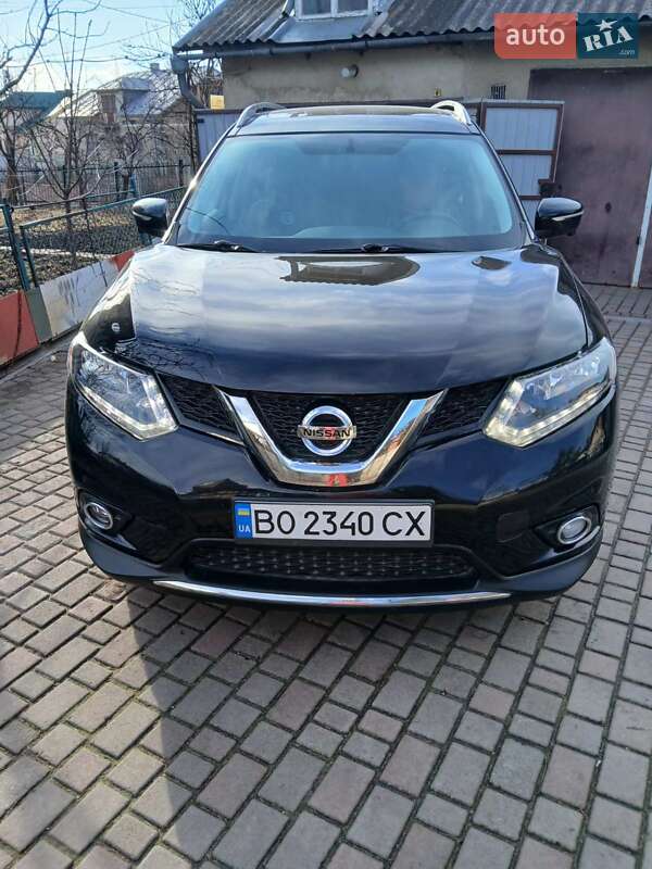 Nissan Rogue (2015)