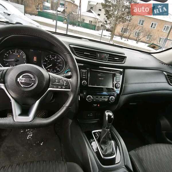 Nissan Rogue (2018)