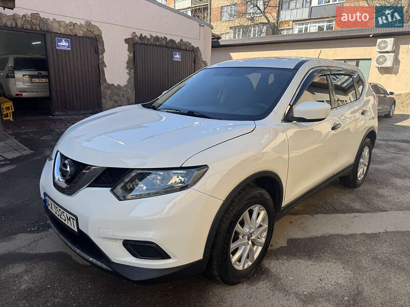 Nissan Rogue (2016)