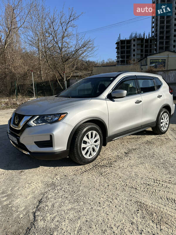 Nissan Rogue (2020)