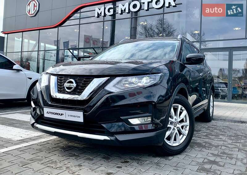 Nissan Rogue (2017)