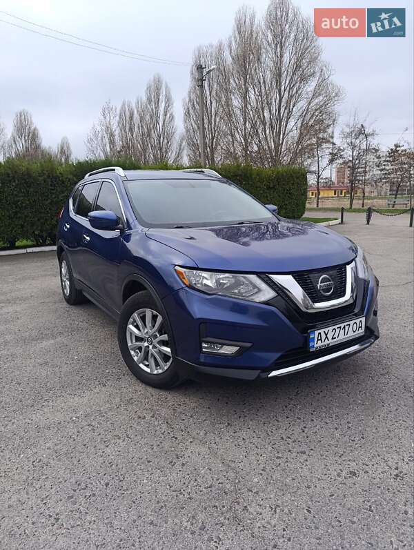 Nissan Rogue (2017)